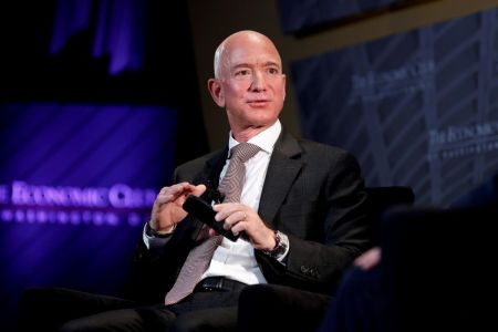 Співробітниця Amazon написала Безосу листа про зарплату: відповідь її вразила