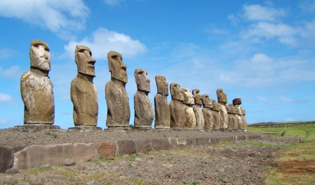 Учені з’ясували, як люди 900 років тому перемістили знамениті статуї на острові Пасхи