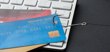 Шахраї стають усе хитрішими: українців попередили про нові схеми аферистів