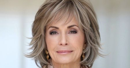 Названо стрижки, які приховують зморшки та омолоджують