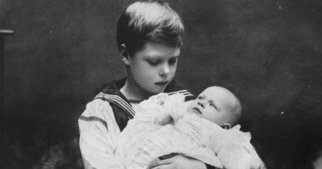 Насильство у королівській родині: хто мучив батька Єлизавети II у дитинстві і чому