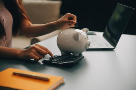 Фінансова подушка: як накопичити, де тримати і яку суму мати про запас