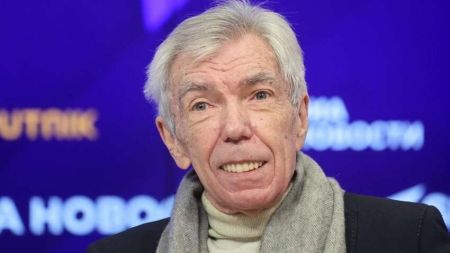 Задихається і падає: відомо російського ведучого екстрено госпіталізували