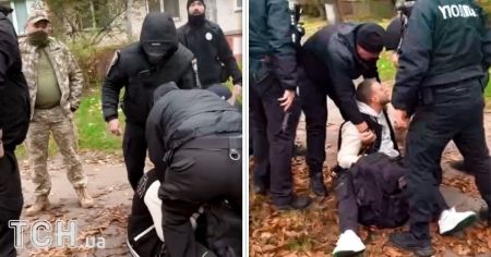 Шість копів на одного чоловіка: у мережу потрапило відео жорстокого затримання у Києві