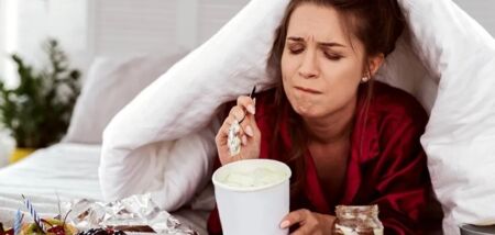 Їжа проти стресу: що не варто їсти під час напружених днів