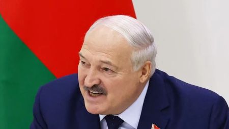 Лукашенко заборонив зростання цін у Білорусі: диктатор вилаяв міністра і почав погрожувати бізнесу