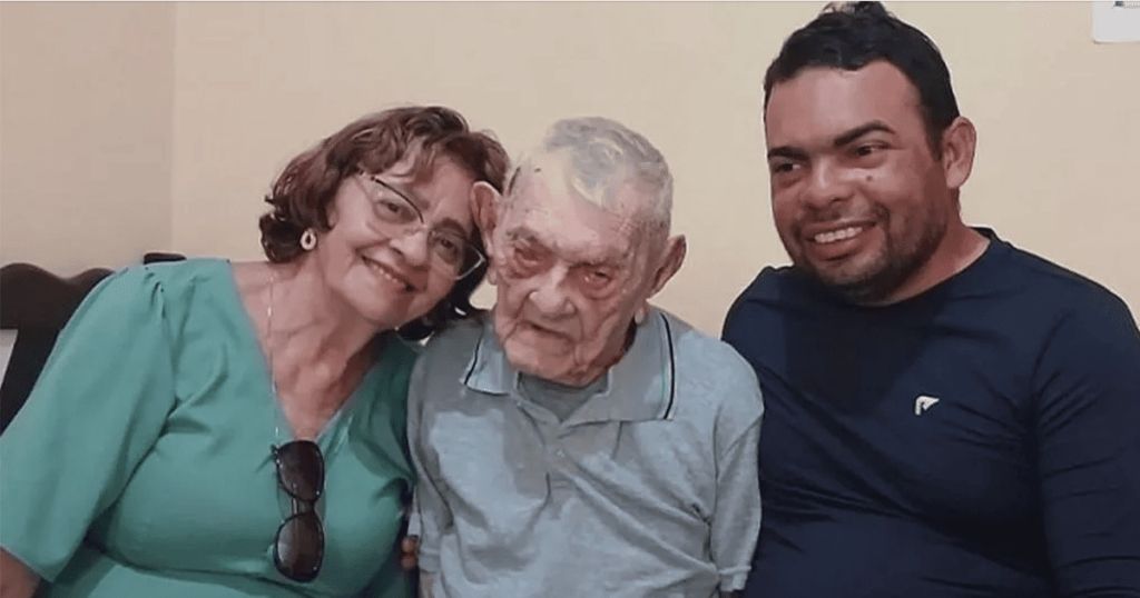 Найстаріший чоловік світу розкрив “секрет довголіття”: скільки йому років