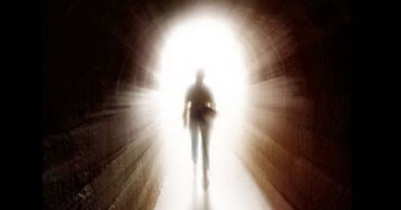 Жінка двічі пережила клінічну смерть: що вона відчувала і як це змінило її життя