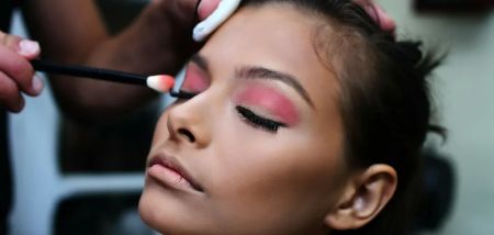 Запам’ятайте раз і назавжди: які помилки у макіяжі візуально збільшують лоб
