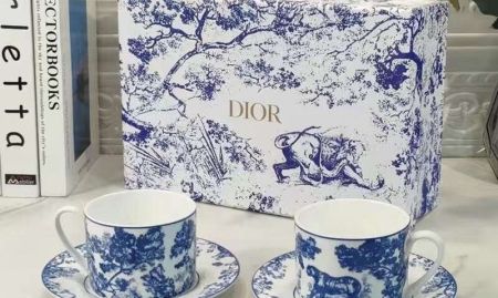 Dior та Armani потрапили у шалений скандал