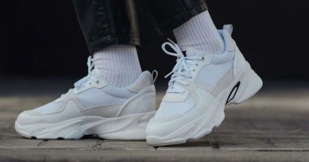 Час перевірити шафу, адже в моду повертаються культові кросівки з 90-х (фото)