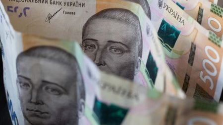 Українців чекає підвищення акцизів: що стане дорожчим із 2026 року