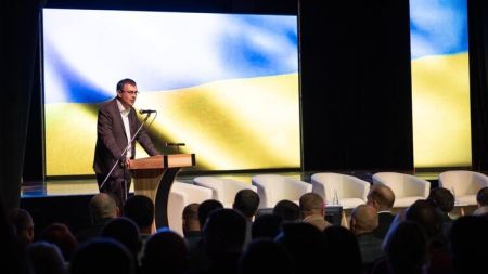 Україна має ініціювати переговори, щоб знизити ризик третьої світової війни – Гетманцев