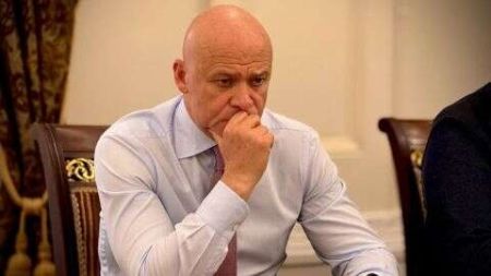 “Збили одного Труханова”: Інтернет вибухнув мемами про ексмера Одеси після позбавлення громадянства