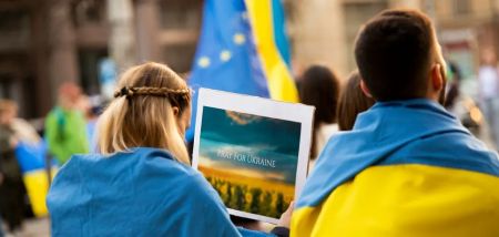 Чи можуть українці отримати карту польського банку: що потрібно знати