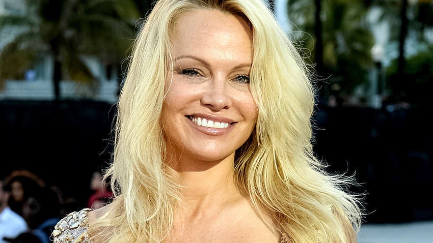 Памела Андерсон кардинально змінила образ: акторку більше не впізнати (ФОТО)