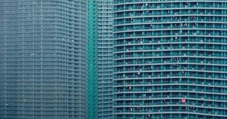 Вміщує маленьке місто: який вигляд має найбільший у світі будинок