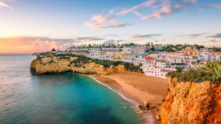 5 місць у Європі, куди можна втекти від зимової холоднечі