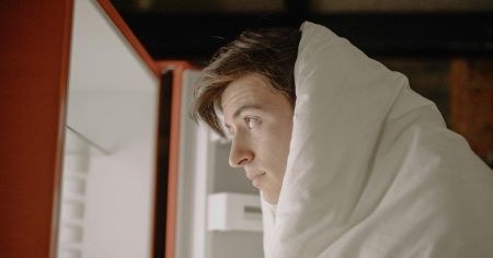 Як вберегти холодильник під час відключення світла від стрибків напруги: ефективні методи та поради