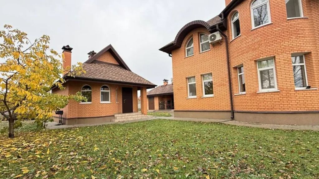 Ціни дивують — в яких областях України найдорожчі будинки