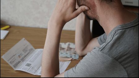 Борг за комуналку — коли можна списати та як це зробити