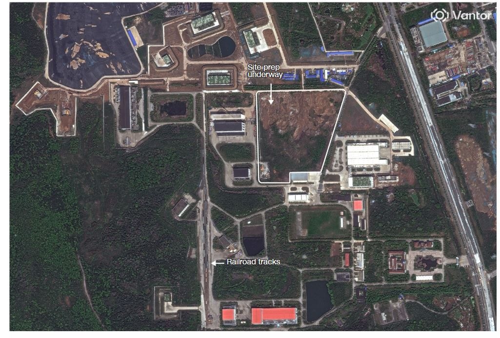 Китай удвічі збільшив площу для виробництва ракет і обігнав США: CNN показали супутникові знімки