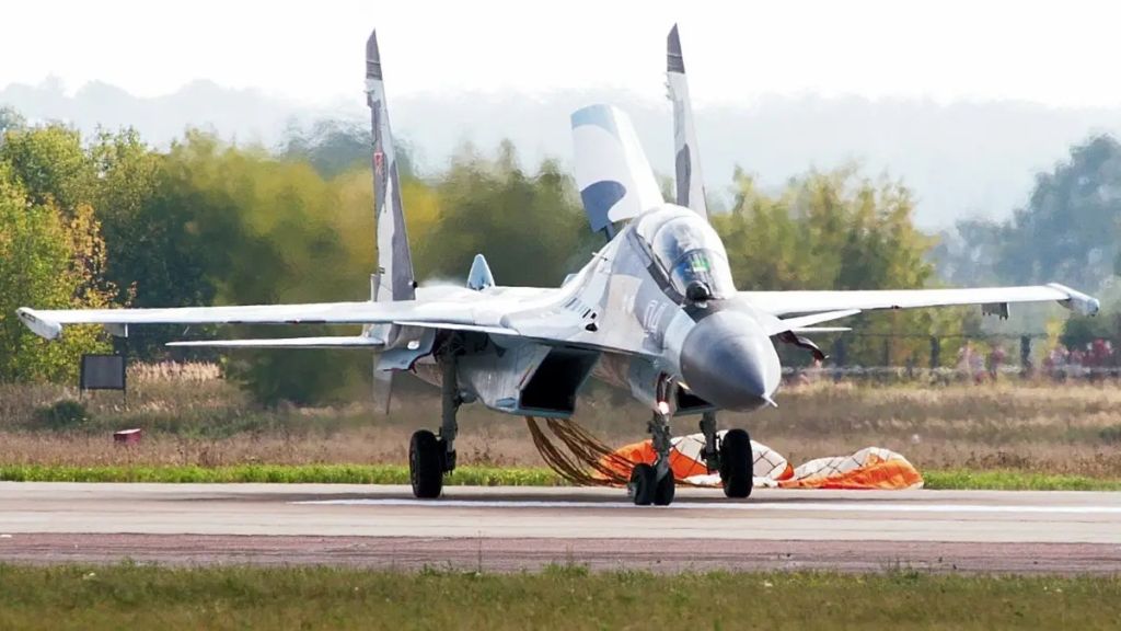 У російській Карелії розбився винищувач Су-30: екіпаж загинув