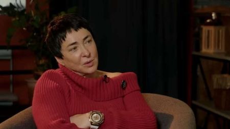 “Неадекватна пенсія”: зрадниця України Лоліта вчинила істерику через свій дохід у РФ