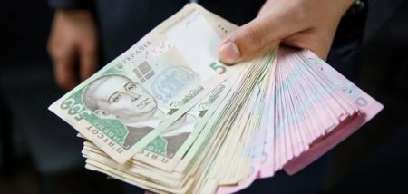 Кому в Україні платять найбільші пенсії: деякі українці отримують по 250 тис. грн на місяць