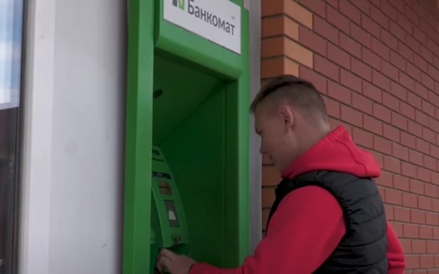 Навіть не мінімалка: що робити, якщо роботодавець платить менше 8000 гривень