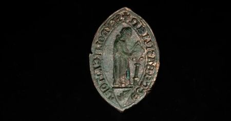 Археологи підняли з Рейну унікальну середньовічну печатку кантора: що відомо (фото)