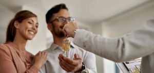 Українцям “роздадуть” по 2 млн грн на житло: хто отримає гроші вже з 1 грудня