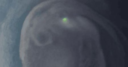 Невідоме світло Юпітера: космічний апарат Juno зафіксував зелений спалах на іншій планеті