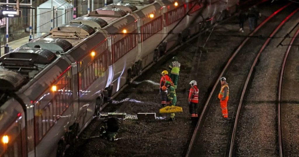 У поїзді сталася масштабна різанина: 10 людей поранено, 9 у критичному стані