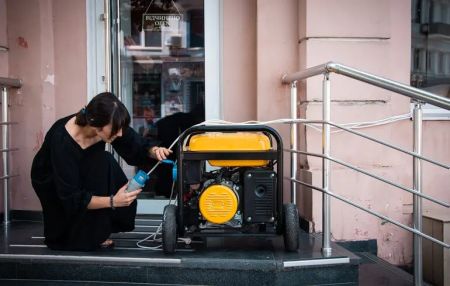 Через відключення світла подорожчали зарядні станції та павербанки: як змінились ціни