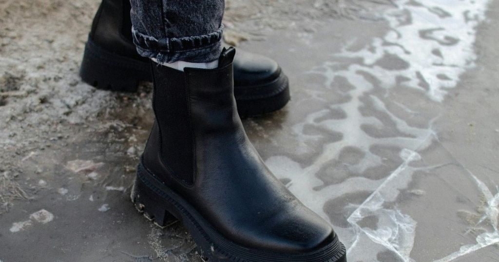 Як за 5 хвилин зробити зимове взуття повністю нековзским