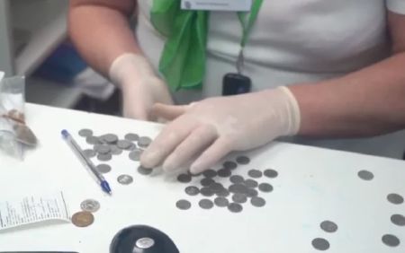 Не поспішайте здавати в банк: як заробити на монетах, які виводяться з обігу