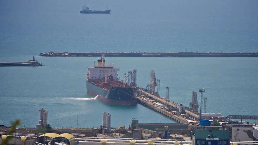 План Кремля провалюється: найбільший російський порт зупинив експорт палива