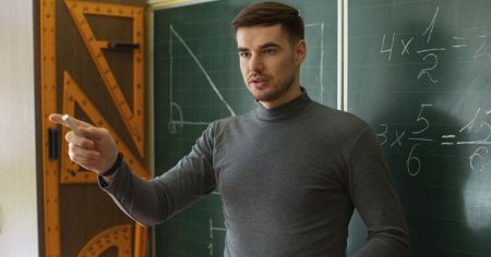 Кожен вчитель отримає гроші: уряд запровадив нову підтримку для освітян