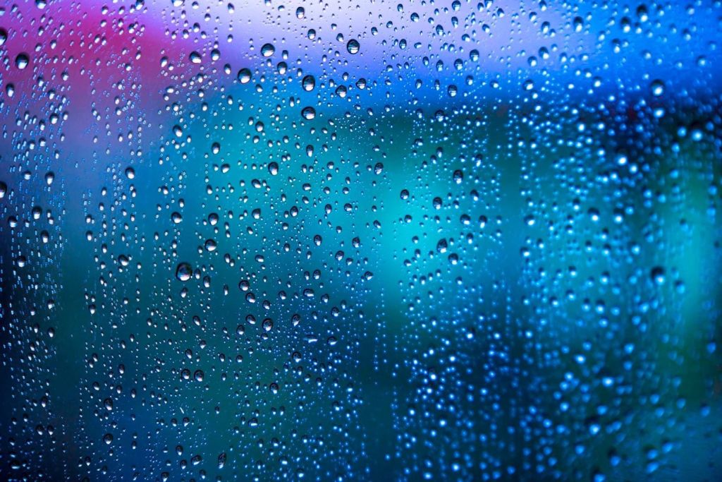 Китайські вчені навчилися перетворювати дощову воду на енергію