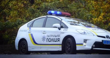 Поліція просить відкрити багажник: юристи пояснили, коли це законно, а коли ні