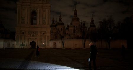 Майже всі ТЕС пошкоджені: експерт попередив про невтішну ситуацію зі світлом