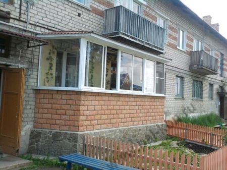 Чи можна забрати собі: кому належить місце під балконом