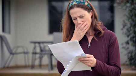 Поріг у 160 тисяч: чи можуть забрати квартиру за борги та що реально змінює законопроєкт №14005