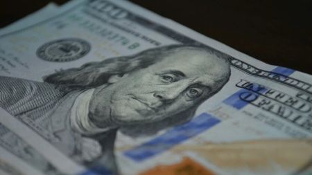 Бігти в обмінники чи ні: експерти спрогнозували курс долара до кінця року