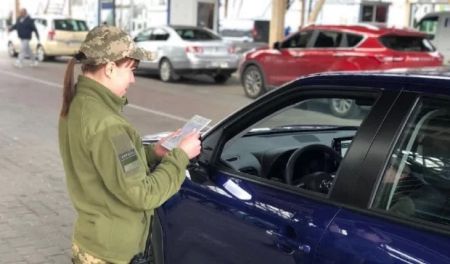 США розпочали масову депортацію українців: перших вже відправили додому