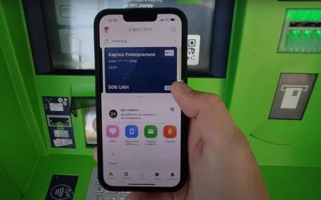 ПриватБанк блокує картки після чужого списання: клієнти залишаються без грошей та відповіді