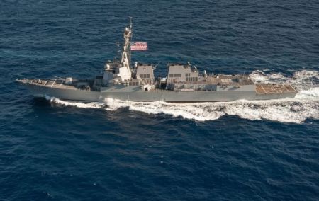 Танкер РФ “передумав” плисти до Венесуели після зустрічі з есмінцем США, – Bloomberg