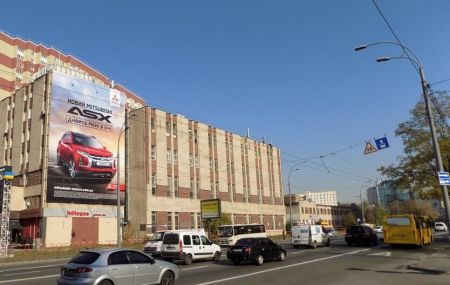 Водіям та пішоходам приготуватися: у Києві відремонтують одну з найпопулярніших доріг