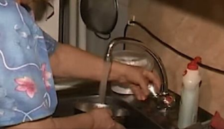 Тарифи на воду раптово перепишуть: 100 гривень за куб у комунальних платежах